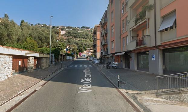 2 vani RISTRUTTURATO libero da subito zona Lerici