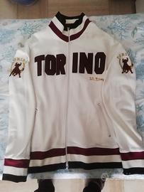 giùbotto con scritta torino