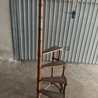 Scala in legno da biblioteca