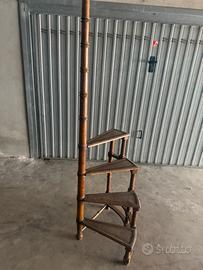 Scala in legno da biblioteca