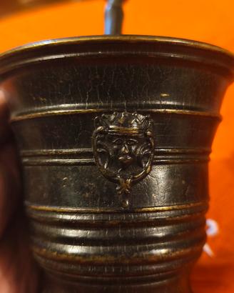 Antico Mortaio in bronzo con pestello farmacia Pes