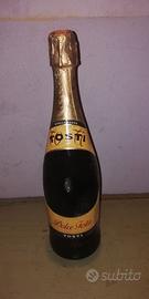 Tosti dolce festa spumante bottiglia sigillata