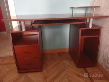 Scrivania da computer elegante