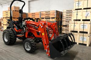 Trattore Idrostatico, motore Mitsubishi + pala con