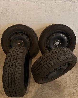 Set gomme da neve con cerchi in ferro