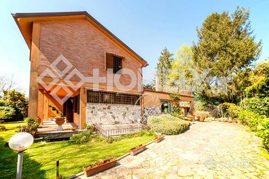 Villa di 320 m² con più di 5 locali a Rocca di Pap