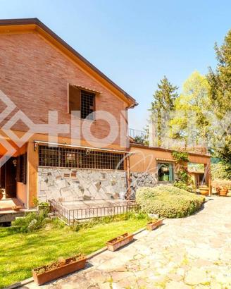 Villa di 320 m² con più di 5 locali a Rocca di Pap