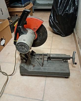 Troncatrice ferro Makita