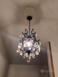 lampadario con gocce di cristallo