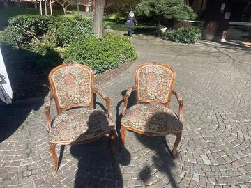 Coppia di Poltrone Classiche in Stile Luigi Filipo
