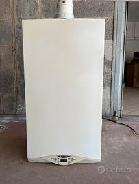 Caldaia a condesazione Ariston cares Premium 24 kW