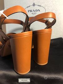 Prada - Sandali in pelle marrone - con scatola ori