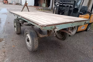 rimorchietto a 2 assi con pianale in legno