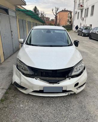 Nissan pulsar 2016 diesel euro 5 cambio manuale