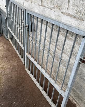 Cancello a doppia anta +  ringhiera
