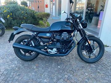 Moto Guzzi V7 IV Stone- 2022