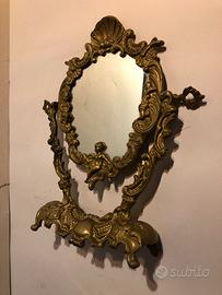 Antica specchiera in ottone massiccio a cera persa