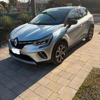 CAPTUR techno fast track E-Tech full hybrid 145