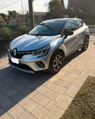 CAPTUR techno fast track E-Tech full hybrid 145