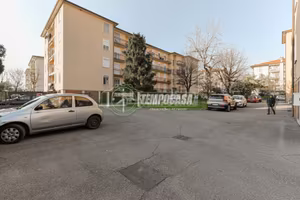 Tre locali totalmente ristrutturato con box! LIBER