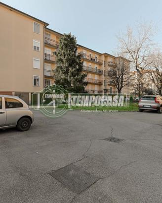 Tre locali totalmente ristrutturato con box! LIBER