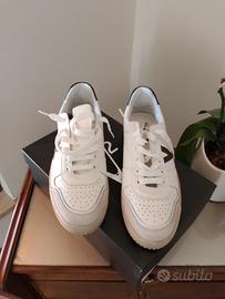 sneaker n.44