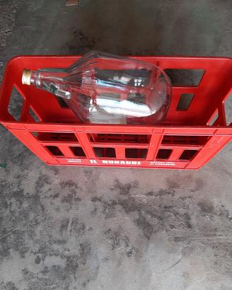 contenitori il plastica ,e boccioni in vetro da 5 