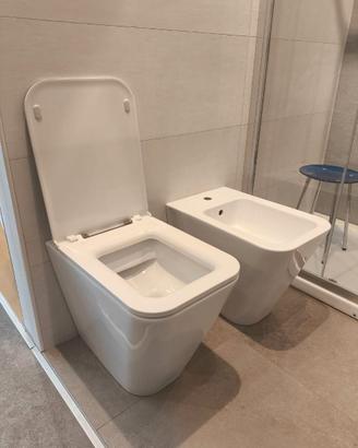 Sanitari a terra NUOVI, marchio AZZURRA, bianchi