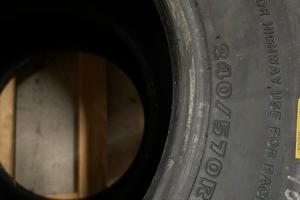 gomme slick pirelli/ hankook
