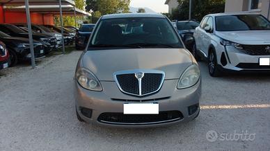 Lancia Ypsilon 1.2 69 CV Unyca