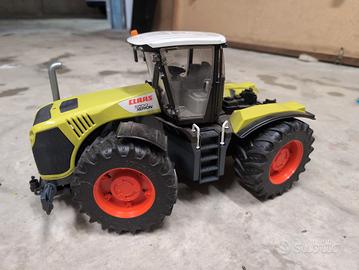 Trattore Bruder Claas 5000