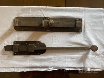 Antiche serrature in ferro