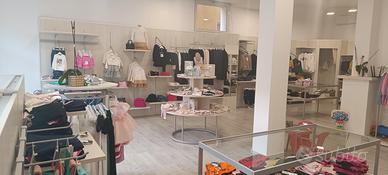VARI PEZZI DI ARREDAMENTO 
