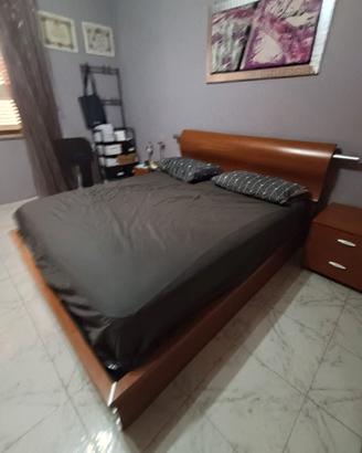 Camera da letto escluso materasso ottime condizion