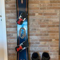 Snowboard alpino Nidecker con scarponi