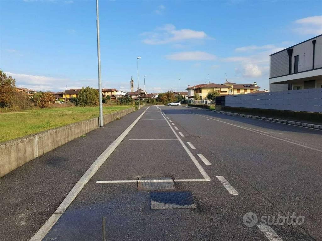 Terreno di 705 m² a Calcinate - Altro