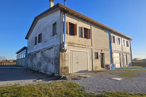 Villa di 328 m² con più di 5 locali e box auto dop