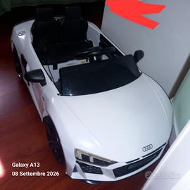 macchina Audi a8