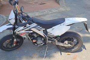 Motard HM 125 cc. del 2011 con motore da rifare