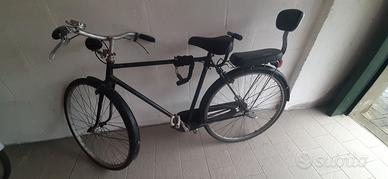 Bici da uomo con seggiolino e catena antifurto