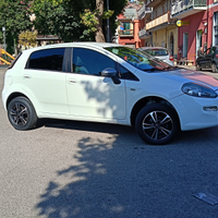 Auto perfetta economica come nuova adatta a neopat