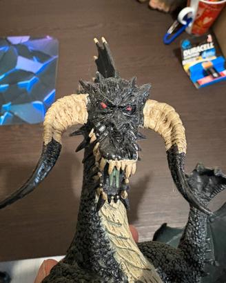 Icons Gargantuan Black Dragon D&D miniature