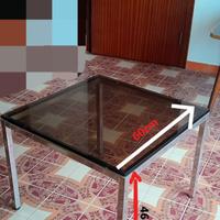 TAVOLINO IN VETRO CON PIEDI DI METALLO. €50 MAZARA