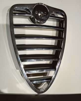 Alfa Romeo scudo anteriore GT junior 1300 scalino