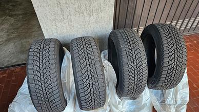 4 Gomme invernali Marshall MW51  215/55 R17 98V