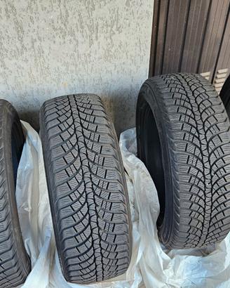 4 Gomme invernali Marshall MW51  215/55 R17 98V