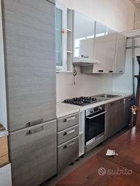 CUCINA COMPONIBILE BIANCO LACCATO – GRIGIO WENGE