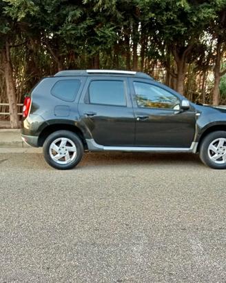 DACIA Duster 1.6  benzina, anno 2011.