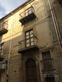 Palazzetto. via consultore benintendi