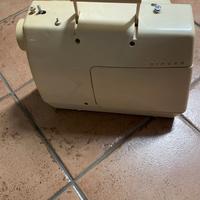 MACCHINA DA CUCIRE SINGER “STARLET 354